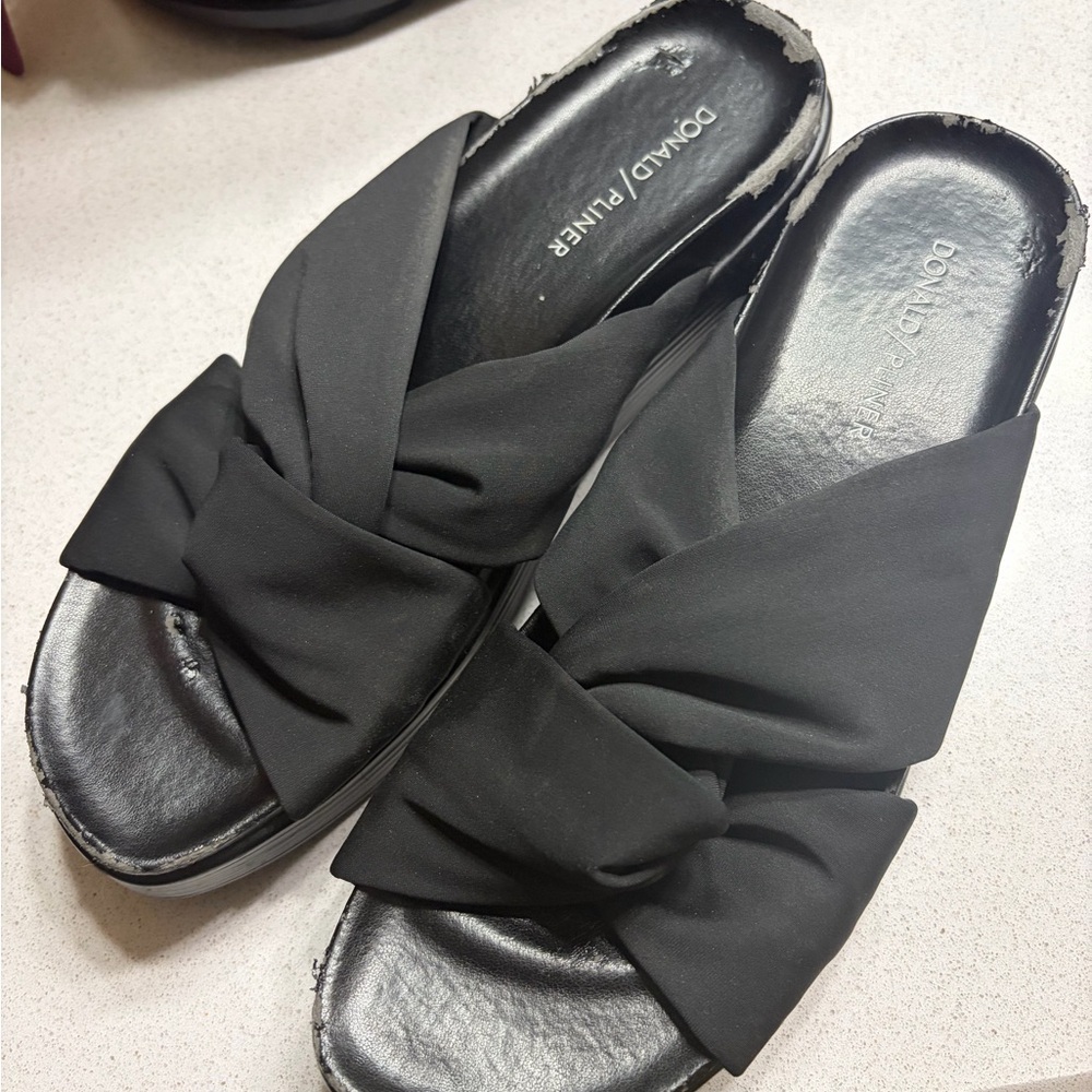 Donald J. Pliner Black Knotted Slide Mules